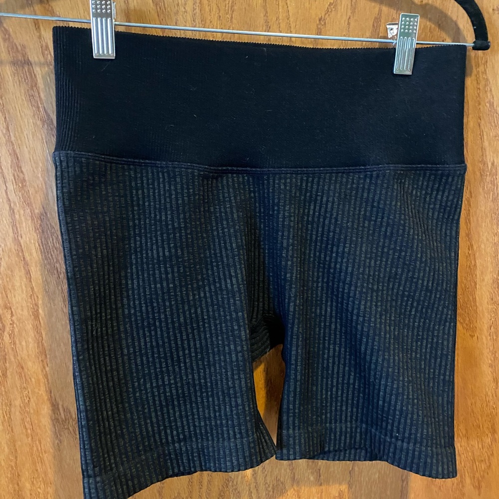 Black Ribbed Women's Shorts Joylab size Medium